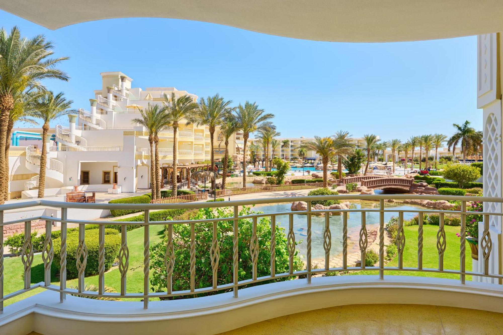 سينتيدو بالم رويال سوما باي منتجع 5*