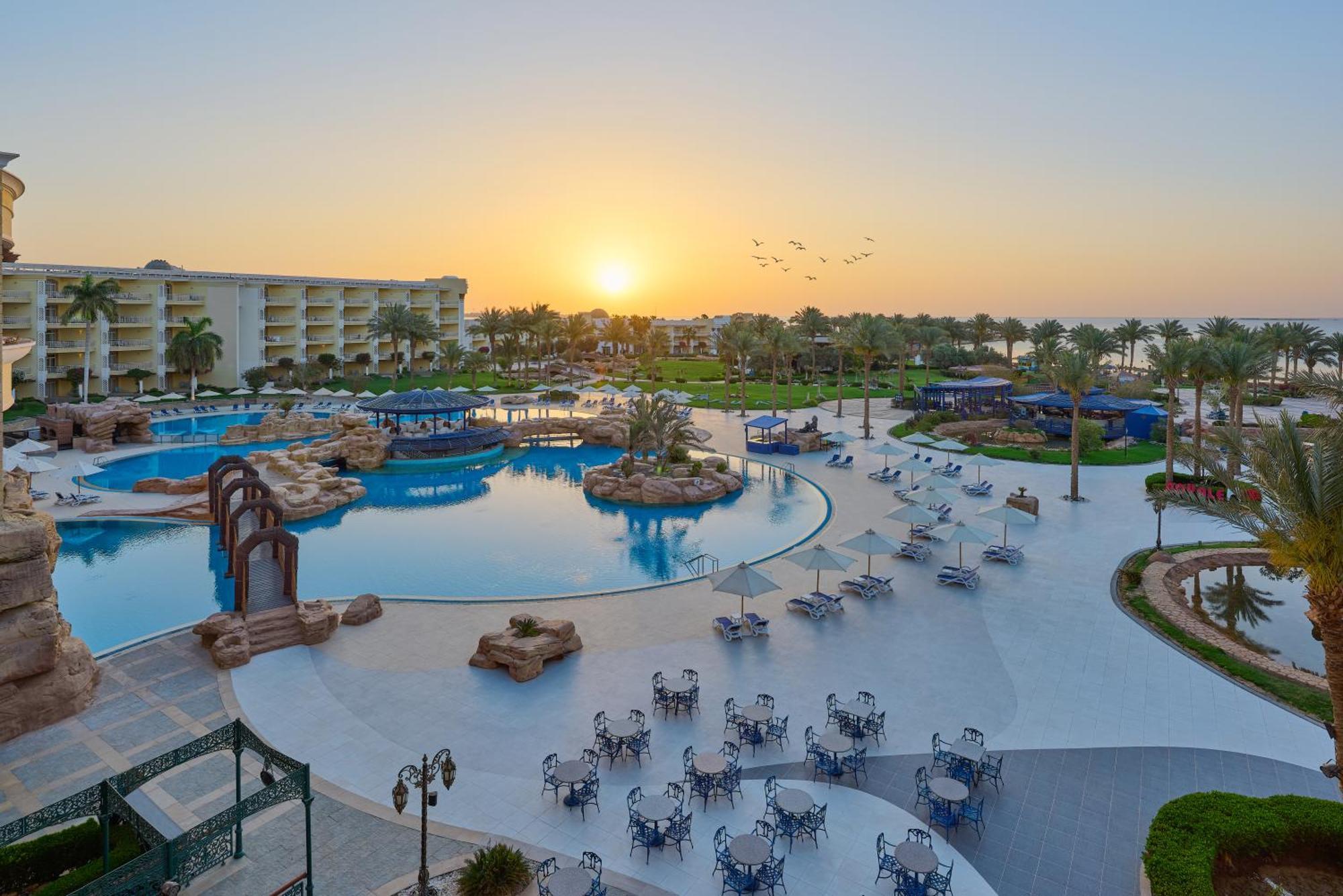 منتجع سينتيدو بالم رويال سوما باي 5*